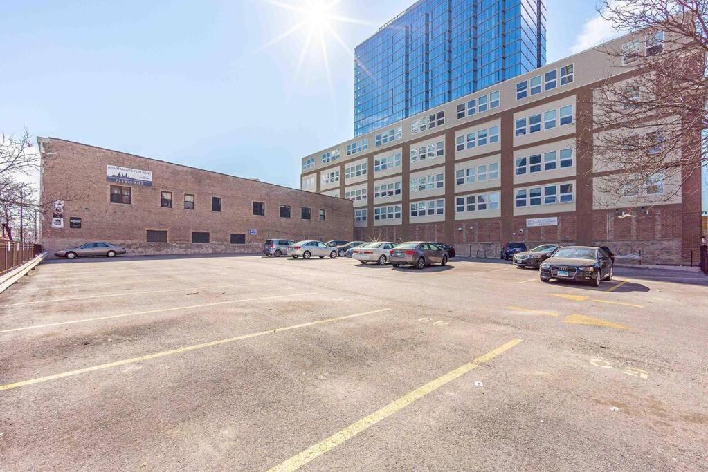 Spacious 2Br Vacation Rental With City View, Optional Parking And Gym Near Mccormick Place & Downtown Chicago Attractions Eksteriør billede